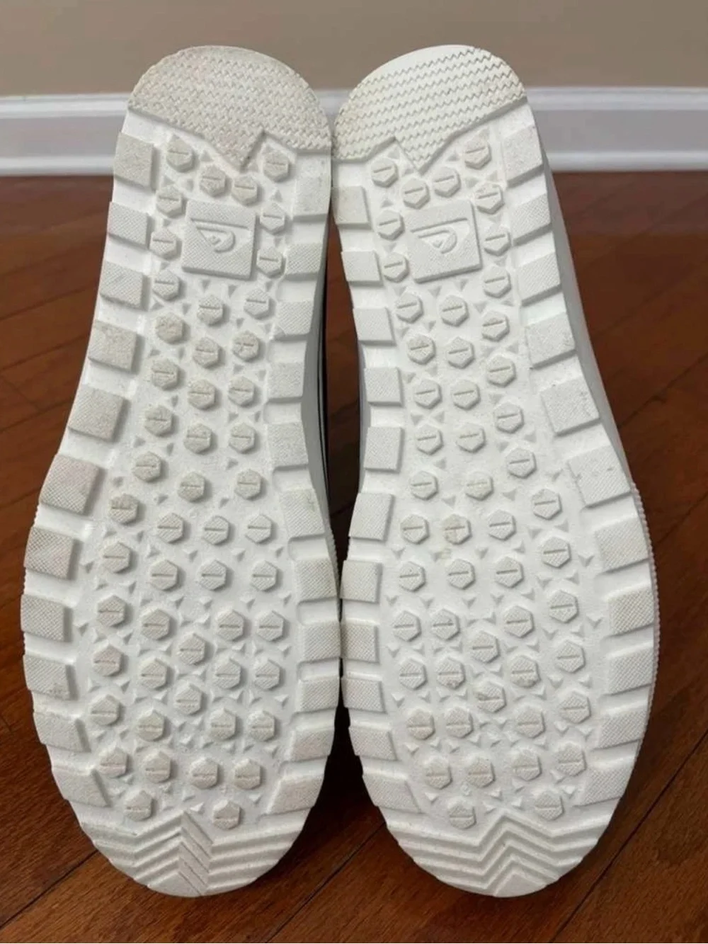 Quiksilver Mens Boots Sub Zero Hi Water Resistant Snow 3M Thinsulate RARE NEW!